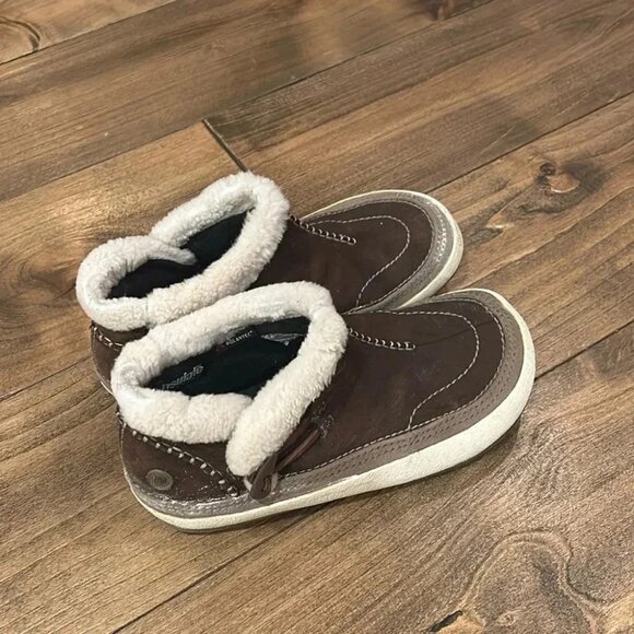 Merrell Shoes | Sherpa trim size 6.5 - Picture 1 of 4